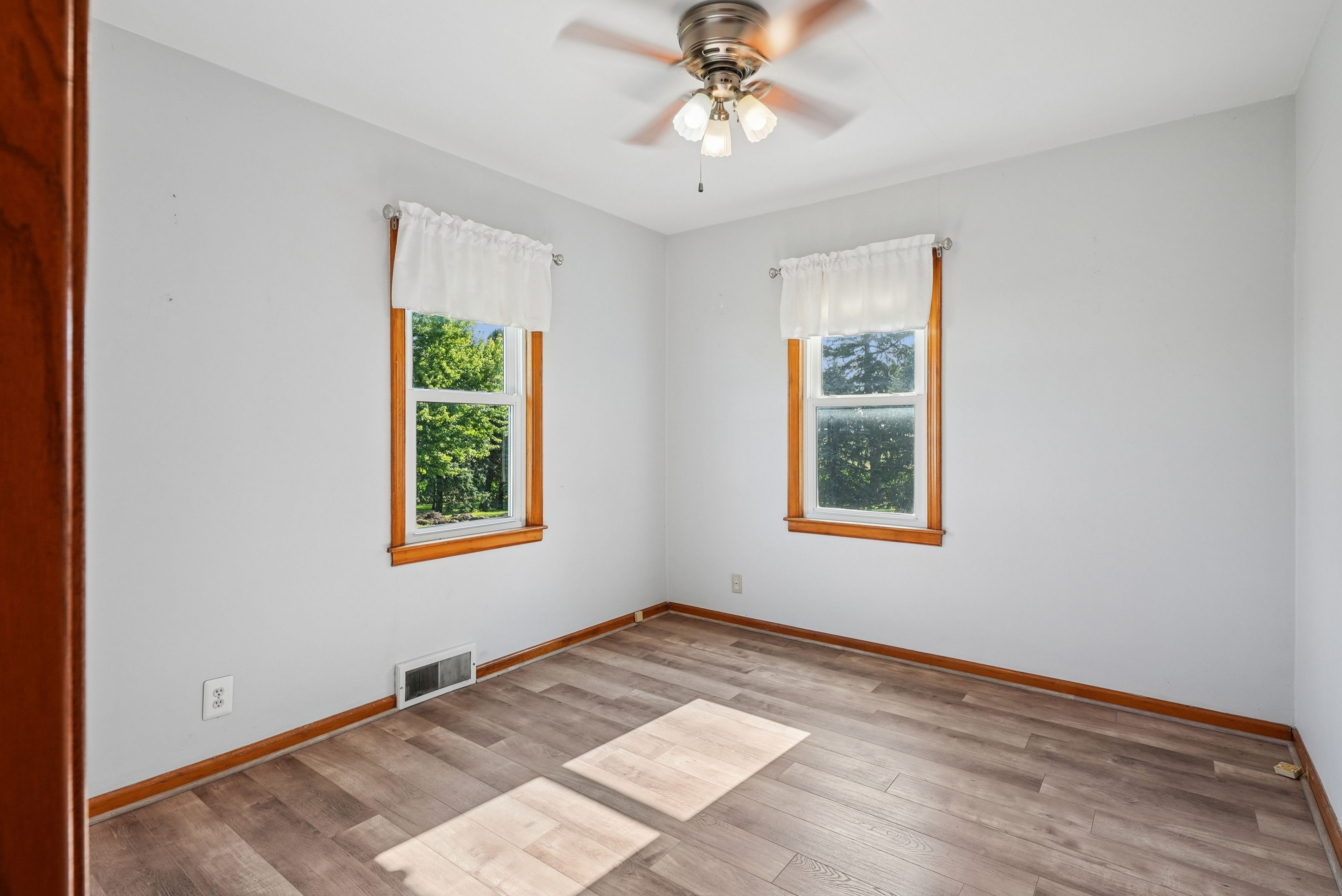 Listing Photo: 21-191 28481_Grand_Ave